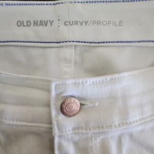 Old Navy Curvy Profile Pants in Cream